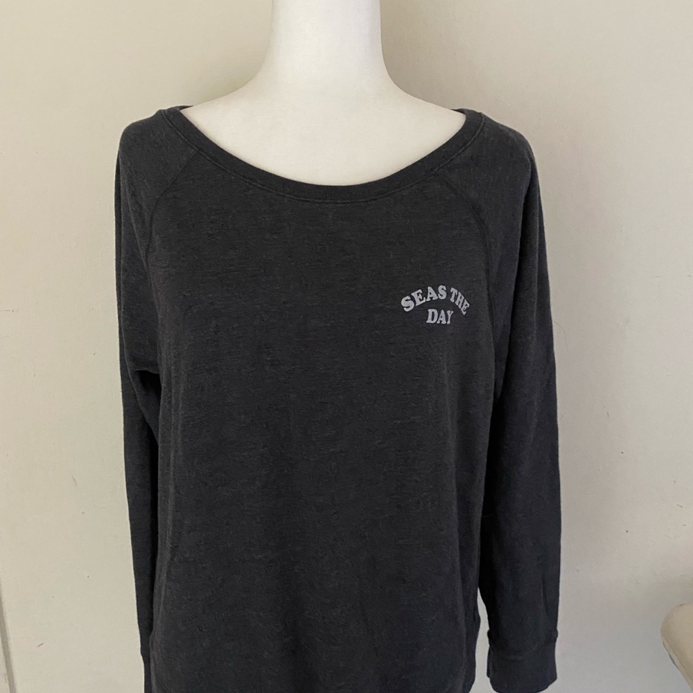 Medium long sleeve pullover
